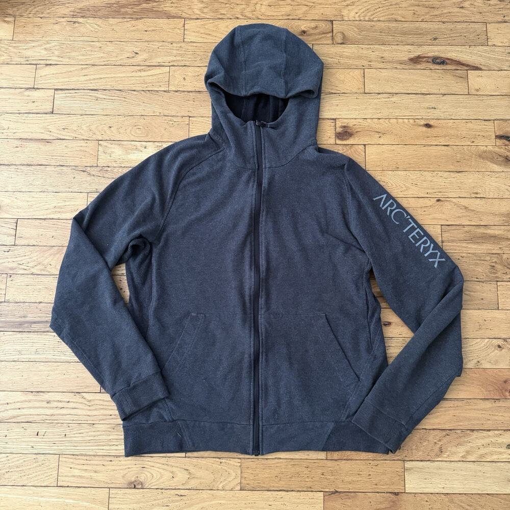 Arc’teryx Hoodie Mens Large Gray Full Zip Outdoor Pockets Spell Out Logo Y2K